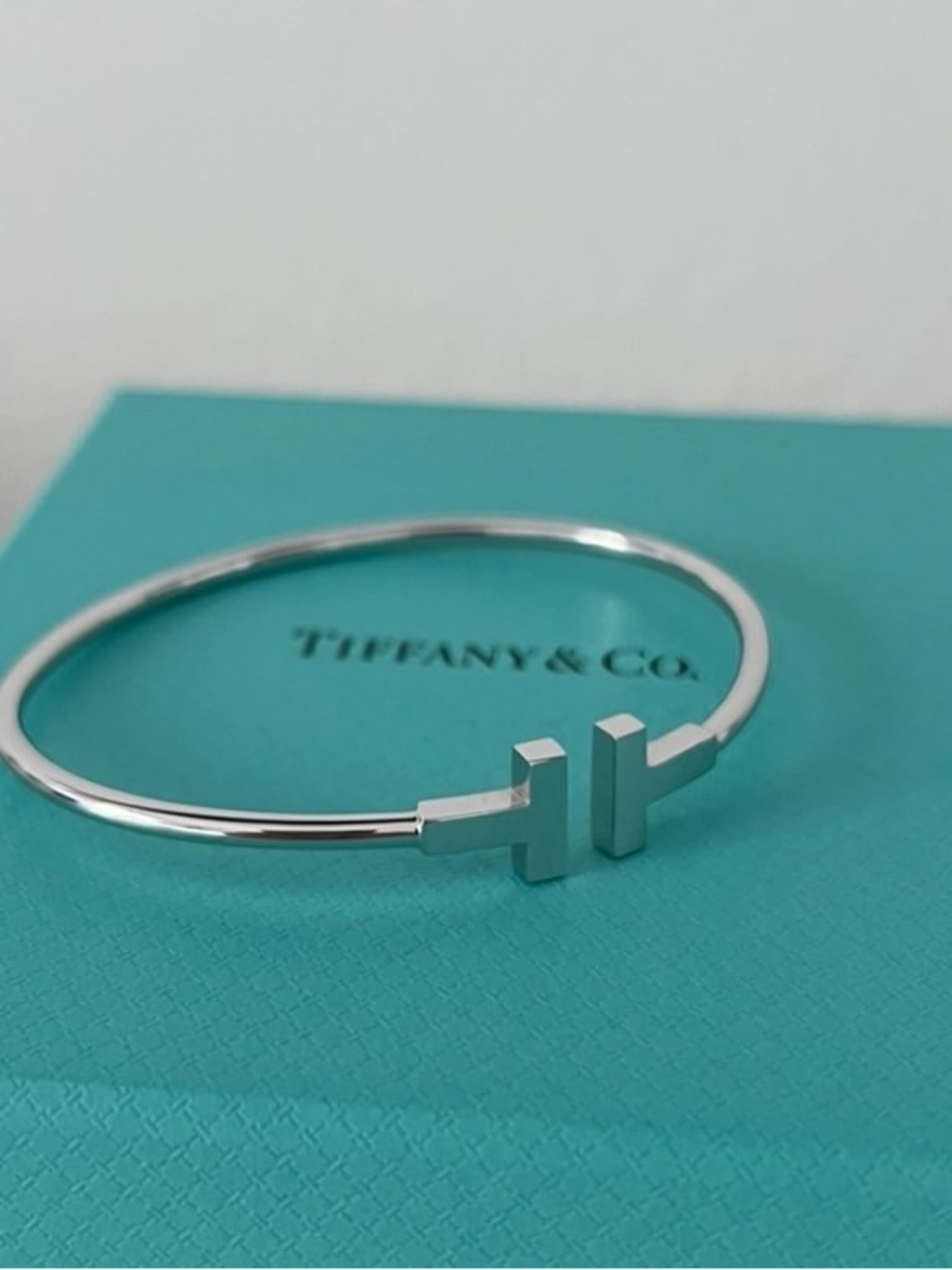 Tiffany T Wire Bracelet in White Gold